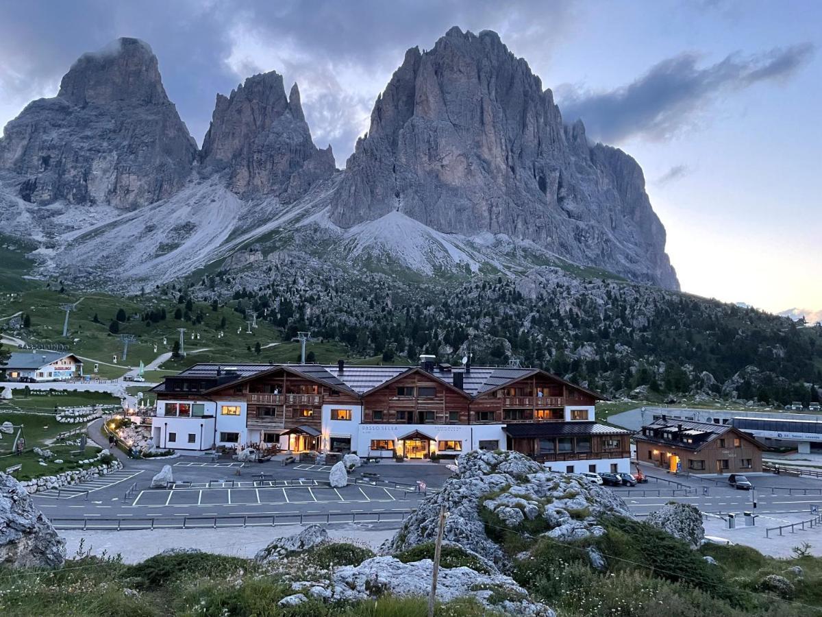 Passo Sella Dolomiti Mountain Resort เซลวาดีวัลการ์เดนา ภายนอก รูปภาพ