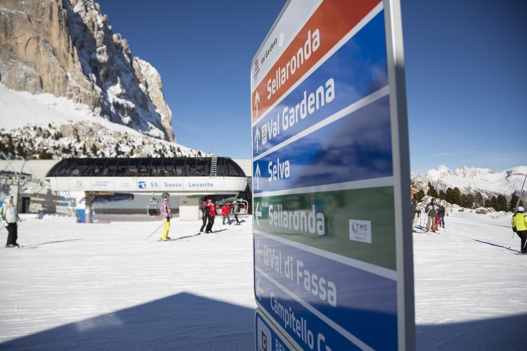 Passo Sella Dolomiti Mountain Resort เซลวาดีวัลการ์เดนา ภายนอก รูปภาพ