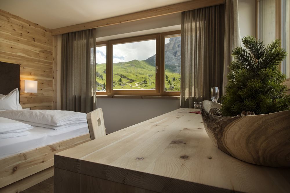 Passo Sella Dolomiti Mountain Resort เซลวาดีวัลการ์เดนา ภายนอก รูปภาพ