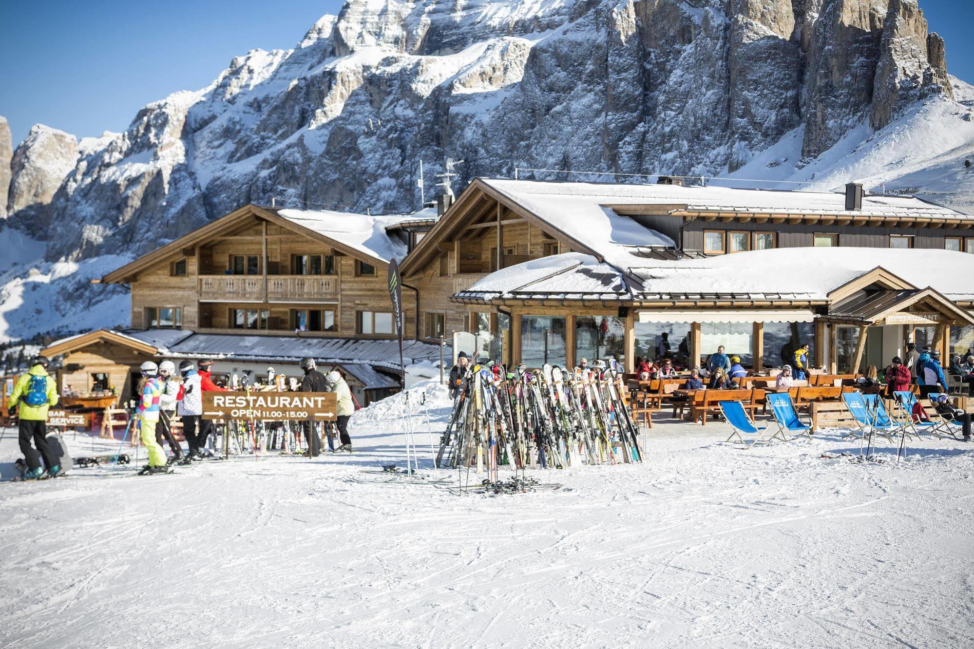 Passo Sella Dolomiti Mountain Resort เซลวาดีวัลการ์เดนา ภายนอก รูปภาพ